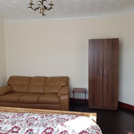 לוטון Cozy Guest House מראה חיצוני תמונה