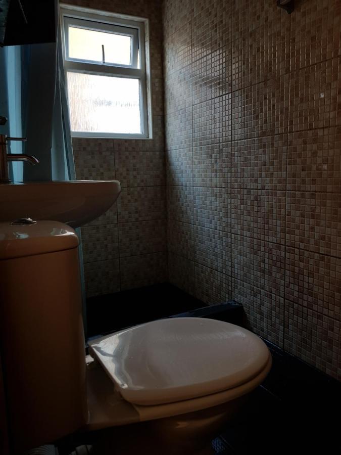 לוטון Cozy Guest House מראה חיצוני תמונה